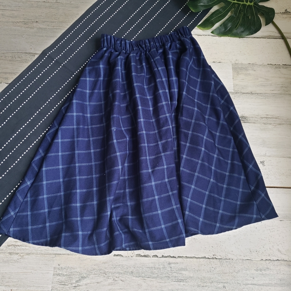 Modcloth| Breathtaking Tiger Lilies Midi Skirt Tartan Navy Plaid Size Small - Picture 4 of 9